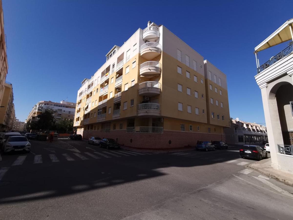 Rent An Apartment In Torrevieja Exterior foto